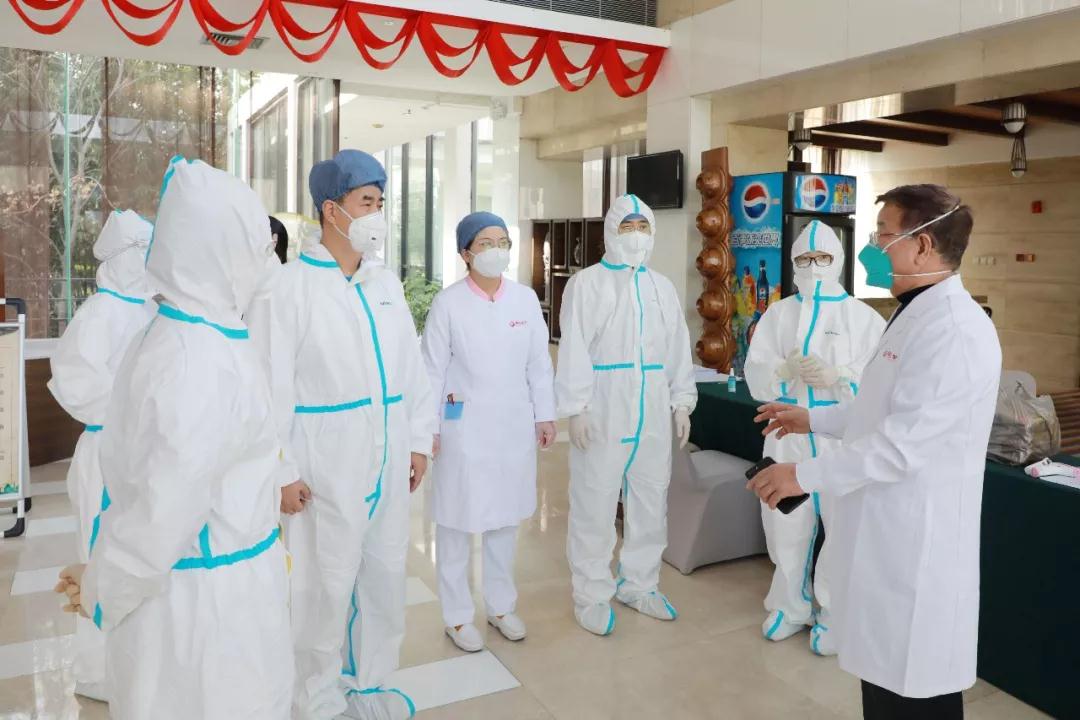 到留觀點(diǎn)去！8名醫(yī)護(hù)人員主動(dòng)請(qǐng)纓到防疫一線