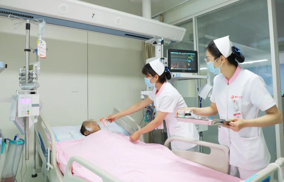 離死亡最近，離希望也更近——記西安國際醫(yī)學中心醫(yī)院胸外科ICU