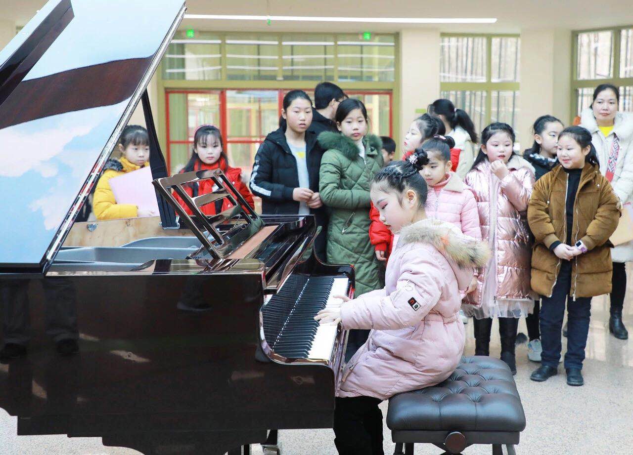 暖心！“小演奏家”走進西安國際醫(yī)學(xué)中心醫(yī)院——“寒假健康教育公益行”研學(xué)活動之二