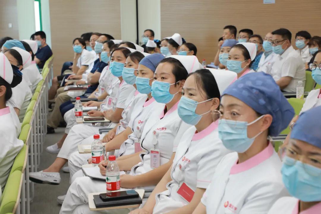 軍醫(yī)大咖齊聚一堂，共敘國際醫(yī)學創(chuàng)新發(fā)展