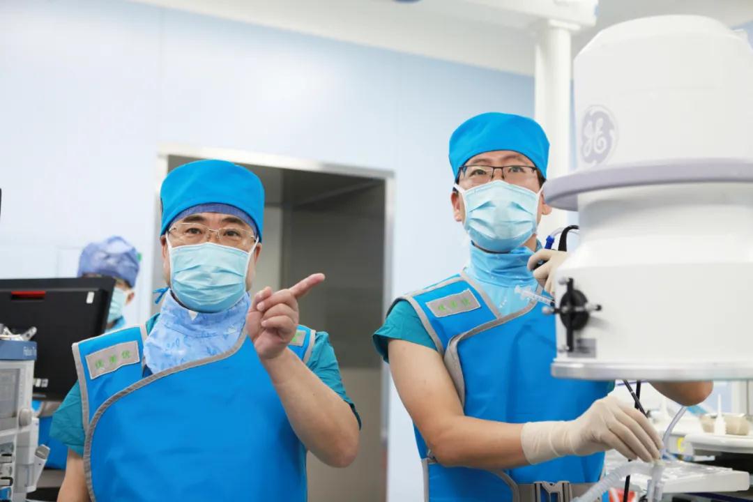 精準診斷肺結(jié)節(jié)——胸科醫(yī)院完成兩例經(jīng)支氣管鏡跨肺組織肺外周結(jié)節(jié)活檢術(shù)