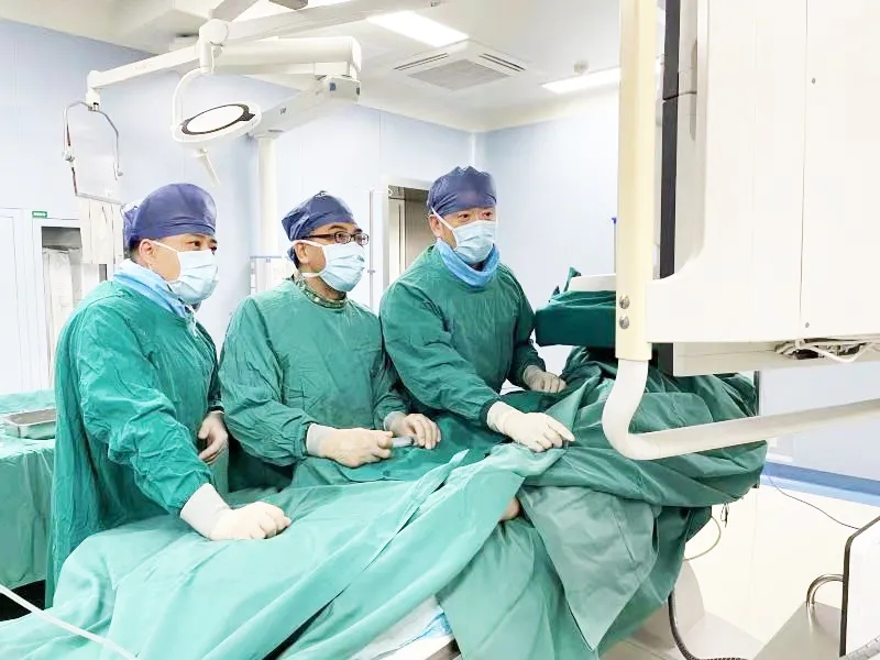 胸悶、腹脹、乏力……患者突發(fā)布加綜合征 介入治療把命救