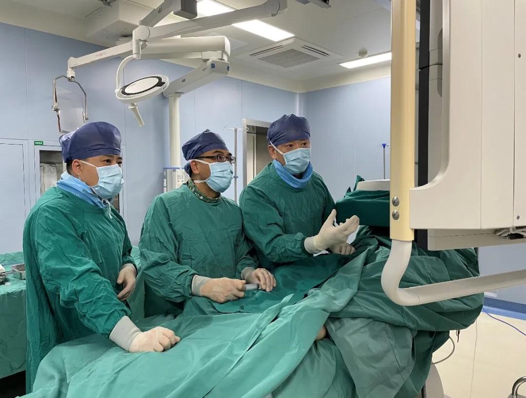 腹壁出現(xiàn)“蚯蚓狀”血管，布加綜合征惹的禍！