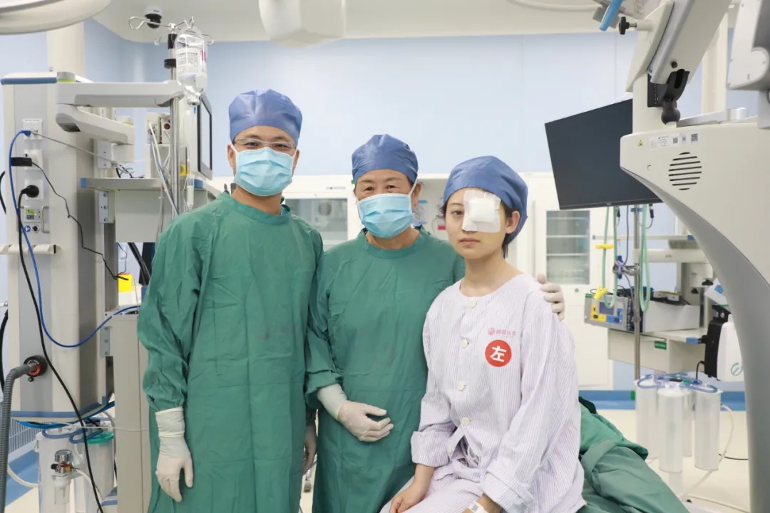 暑期摘鏡潮！18歲女孩開啟“無鏡”人生