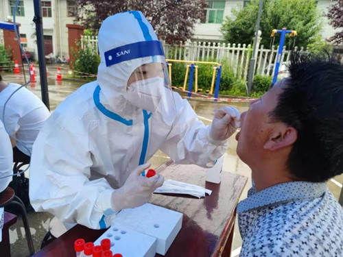 暴風(fēng)雨中，她們做疫情防控前線的“排雷兵”