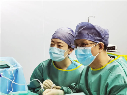 大醫(yī)之術④｜針尖上的絕絕子：甲狀腺手術無痕？這項黑科技值得關注……