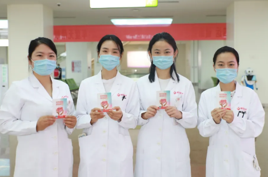 傳遞愛(ài)心 拯救生命——我院舉行“服務(wù)十四運(yùn)，健康我的城”無(wú)償獻(xiàn)血活動(dòng)