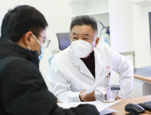 他們?nèi)找箞允兀瑸榛颊哒樟辆驮\之路