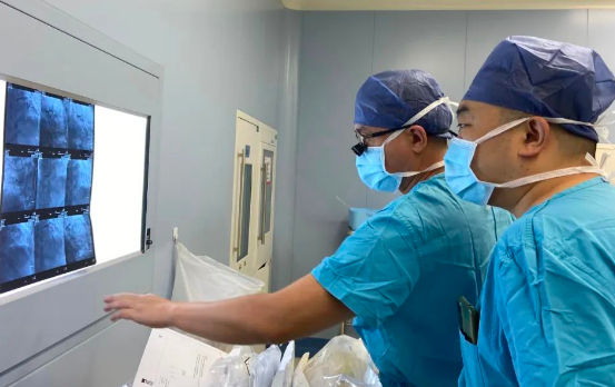 這，就是醫(yī)護人員的“硬核”擔當！