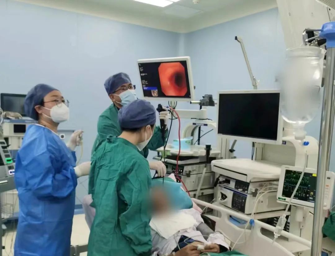 年過七旬的他，氣管被堵90%！危急時刻......