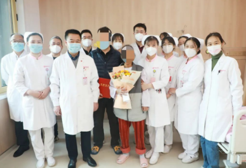 215天守護，2000多頁病例， 這位女士終見彩虹