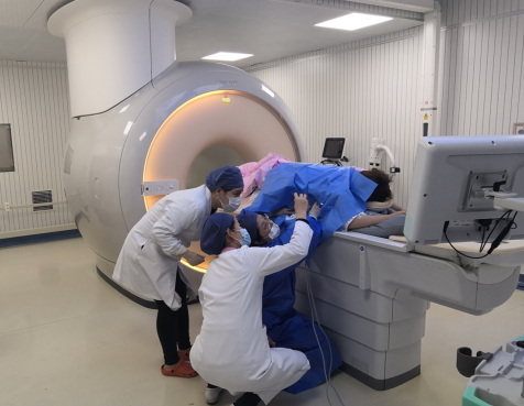 磁共振發(fā)現(xiàn)乳腺可疑病變?cè)趺崔k？微創(chuàng)精準(zhǔn)的磁共振真空輔助旋切技術(shù)來(lái)解決