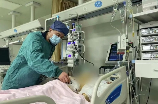 西北地區(qū)首例！西安國際醫(yī)學中心醫(yī)院為一名16歲小伙完成“人工心臟”微創(chuàng)植入術(shù)