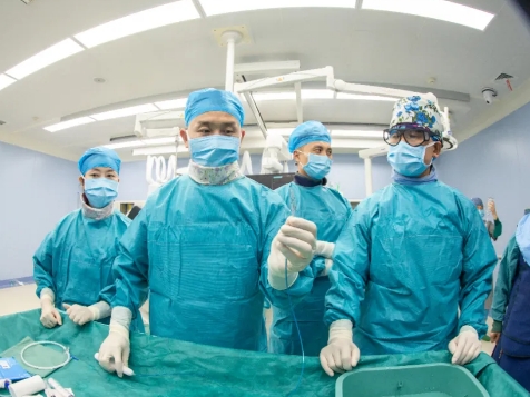 高血壓微創(chuàng)介入診療取得突破！我院成功實(shí)施經(jīng)皮腎動脈去交感神經(jīng)術(shù)