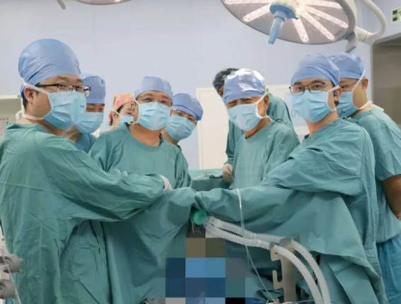 難度五顆星！不插管手術(shù)擊潰“封喉”腫瘤