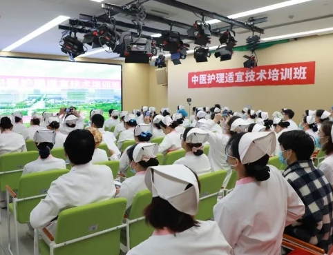 卷技能！護(hù)理骨干集體“充電” 解鎖四大中醫(yī)硬核技術(shù)